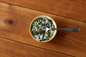 Image showing close up of flavored sea salt in bowl with spoon