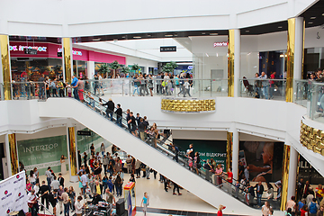 Image showing people on the escalator in the supermarket