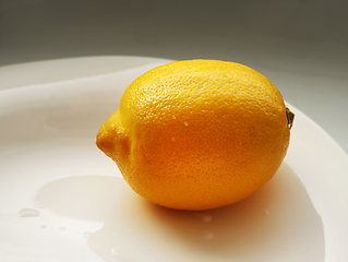 Image showing Ripe juicy lemon