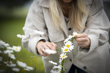 Image showing Girl Wearing a Flower Wreath