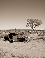 Image showing old car in the desert