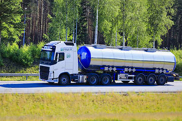 Image showing White Volvo FH Semi Tanker on Motorway