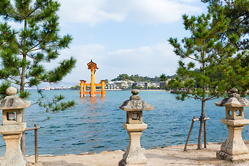 Image showing Floating Torii Gate in Hiroshima of Japan, Itsukushima shine