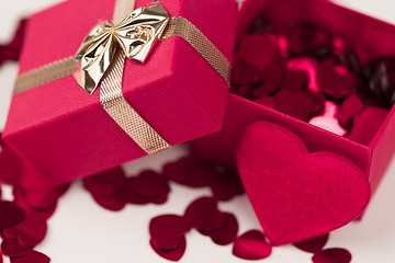 Image showing Valentine love gift box