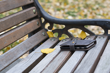 Image showing Lost phone on the bench