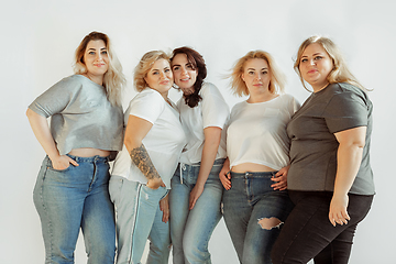 Image showing Young women in casual clothes having fun together. Bodypositive concept.