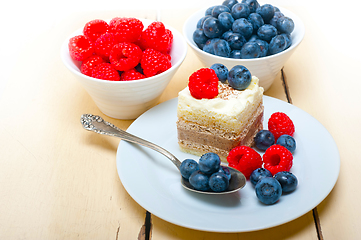 Image showing fresh raspberry and blueberry cake