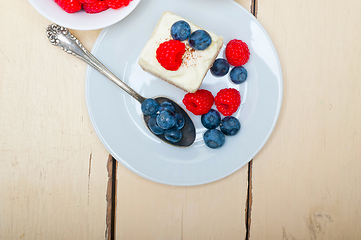 Image showing fresh raspberry and blueberry cake