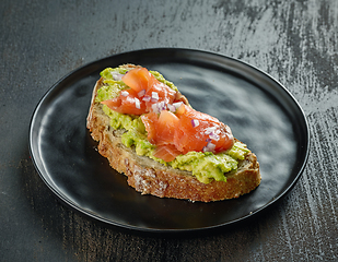 Image showing sandwich with avocado and salmon