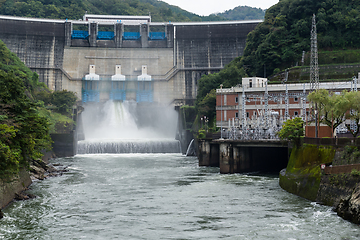 Image showing Concrete dam