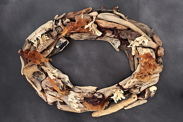 Image showing Driftwood and Seaweed Natural Oval Border Frame