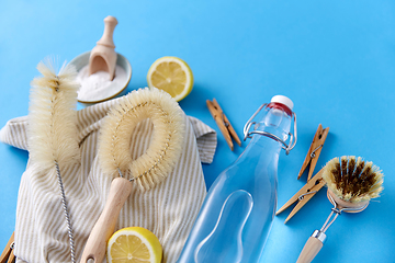 Image showing vinegar, lemons, soda, clothespins and brushes