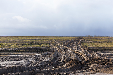 Image showing road in a field