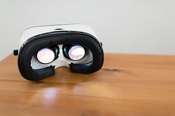 Image showing Movie playing in VR device