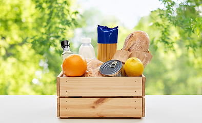 Image showing food in wooden box on table