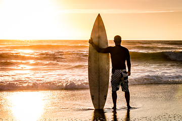 Image showing Surfer watching the waves