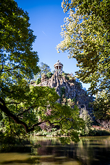 Image showing Sibyl temple and lake in Buttes-Chaumont Park, Paris