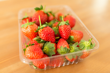 Image showing Ripe Strawberry in a box