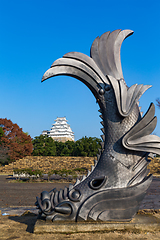 Image showing Himeji castle and shachihoko statue