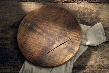 Image showing round wooden cutting board