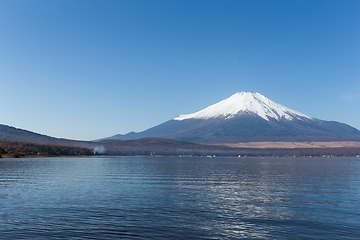 Image showing Mount Fuji with Lake Yamanaka