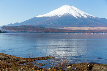 Image showing Mountain Fuji and lake