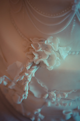 Image showing Beautiful white wedding cake