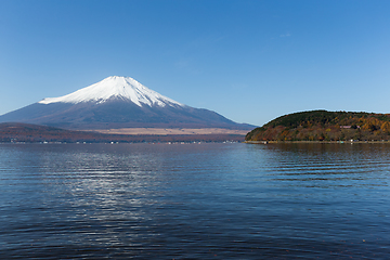 Image showing Mt. Fuji with Lake Yamanaka