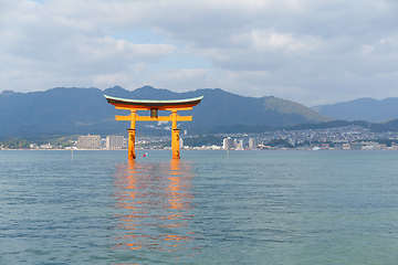 Image showing Itsukushima shrine japan miyajima torii gate