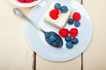 Image showing fresh raspberry and blueberry cake