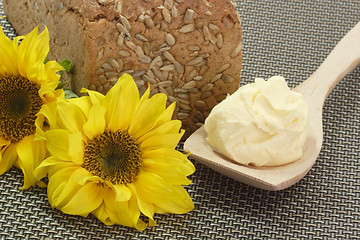 Image showing Sunflower Oleo with Bread