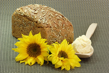 Image showing Bread and Sunflower Oleo