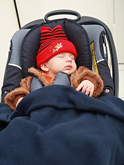 Image showing Baby in car seat