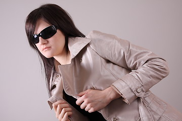 Image showing Woung woman with sunglasses