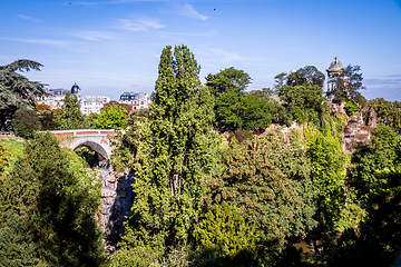 Image showing Sibyl temple and pond in Buttes-Chaumont Park, Paris