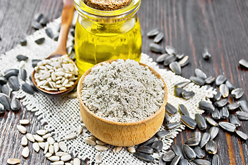 Image showing Flour sunflower in bowl on burlap