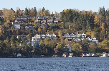 Image showing House near the sea.