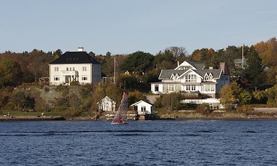 Image showing House near the sea. 