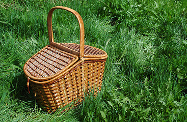 Image showing The basket  for picnic.