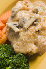 Image showing chicken marsala with vegetables