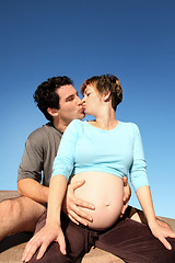 Image showing Expecting family