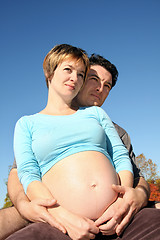 Image showing Expecting family