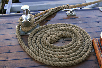 Image showing Rope on a wood boat