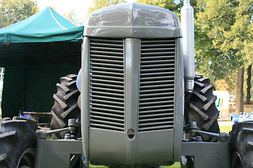 Image showing Old tractor frondt