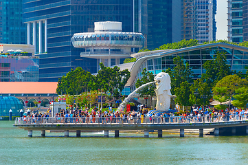 Image showing People Merlion fountain statue Singapore