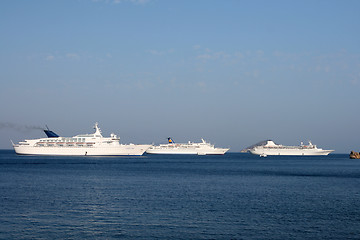 Image showing three ships horizontal