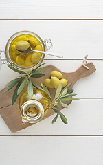 Image showing Olives olive oil