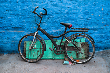 Image showing Bicycle by blue house in streets of of Jodhpur