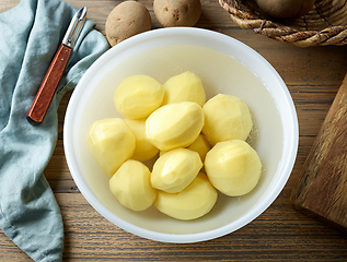 Image showing fresh raw peeled potatoes