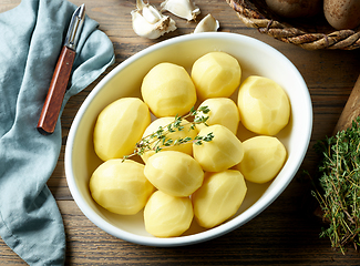 Image showing bowl of fresh raw peeled potatoes